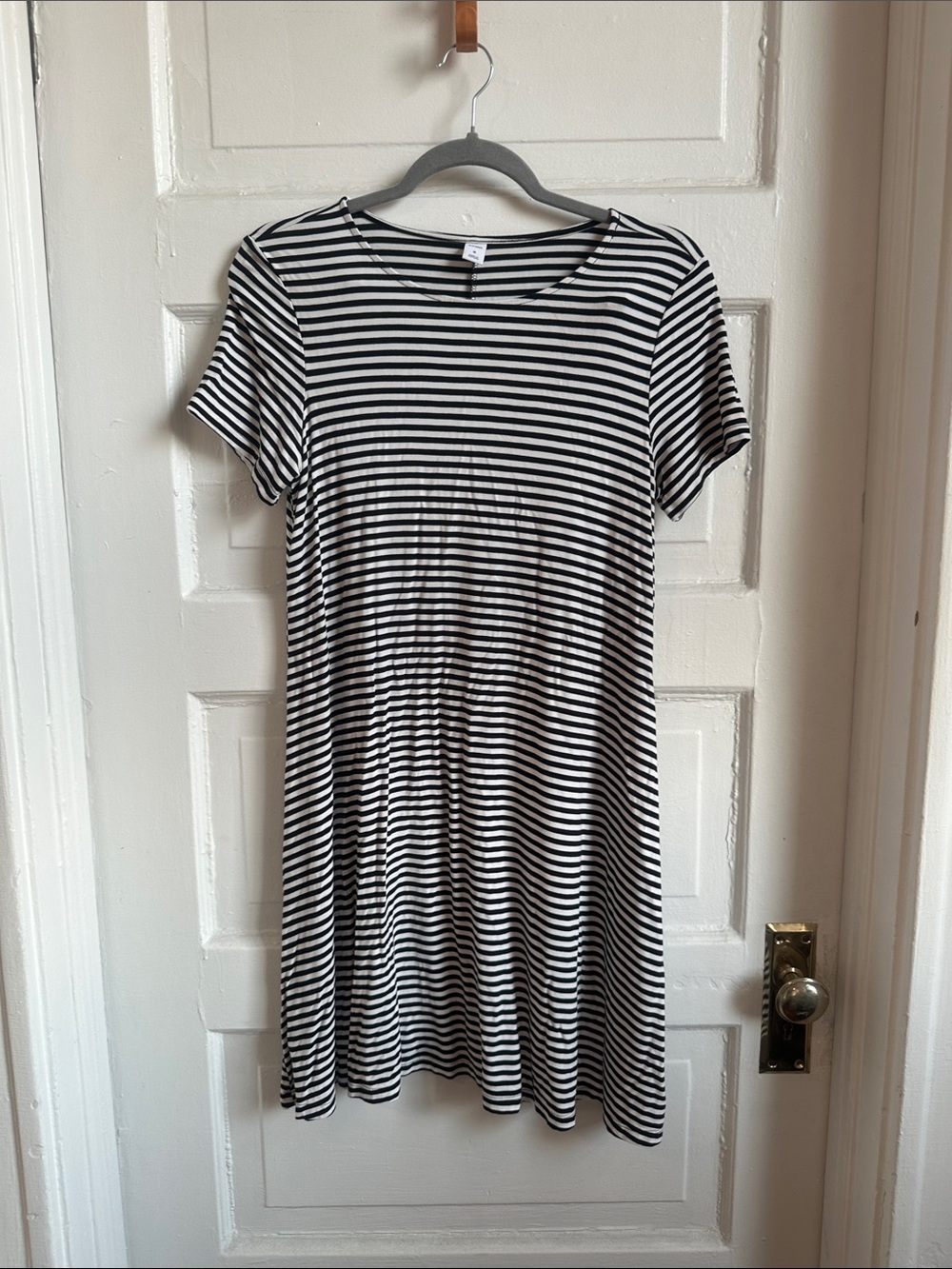 Old Navy Black and White Striped Short Sleeve Dress